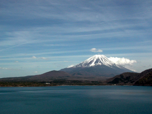 ４月２３日 本栖湖と富士山