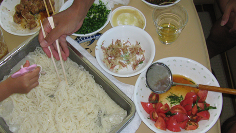 お昼はそうめん