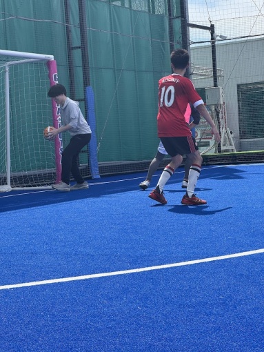 初心者ながらキーパーとして活躍する3年目Mくん 初心者ながらキーパーとして活躍する3年目Mくん