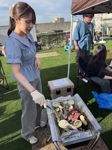 野菜も焼いていく 野菜も焼いていく