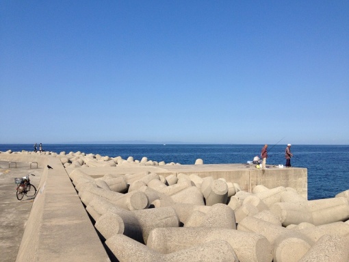 富山湾越しの能登半島が見える？