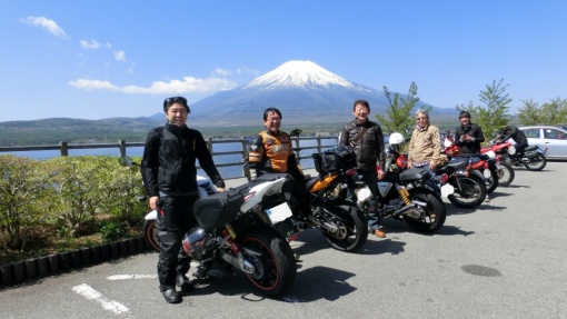 山中湖と富士山とおませな仲間たち